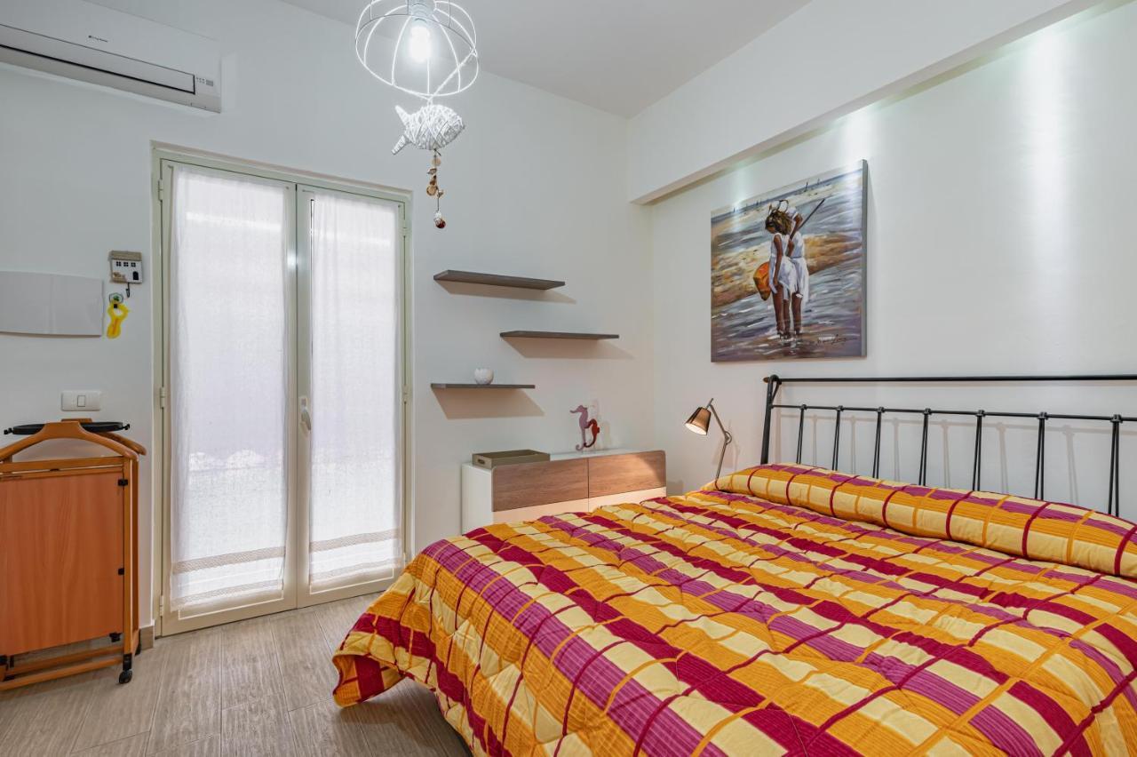 Ferienwohnung Naxos Bay Flat With Terrace 50 Meters From The Sea Giardini-Naxos Exterior foto